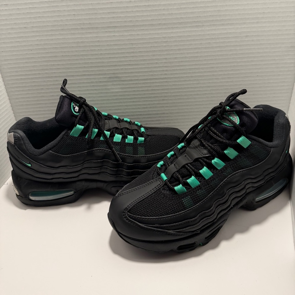 Nike 7Y Air Max Shoes Black and Green